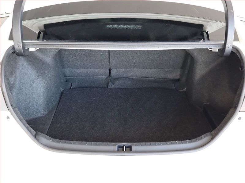 Toyota Corolla (2017) Style 1.6 Valvematic, Automat - fotka 14 z 25