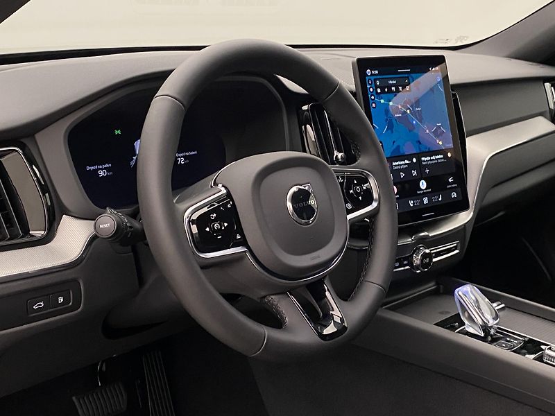 Volvo XC60 (2026) T6 AWD AUT PLUS BLACK EDITION - fotka 4 z 62