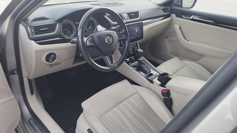 Škoda Superb 2.0TDI,LK,4X4volat-608 081 843 - fotka 12 z 21