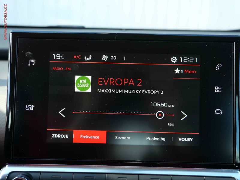 Citroën C4 Cactus (2019) 1.2 PT, 2.maj,ČR, Feel, TZ - fotka 17 z 22