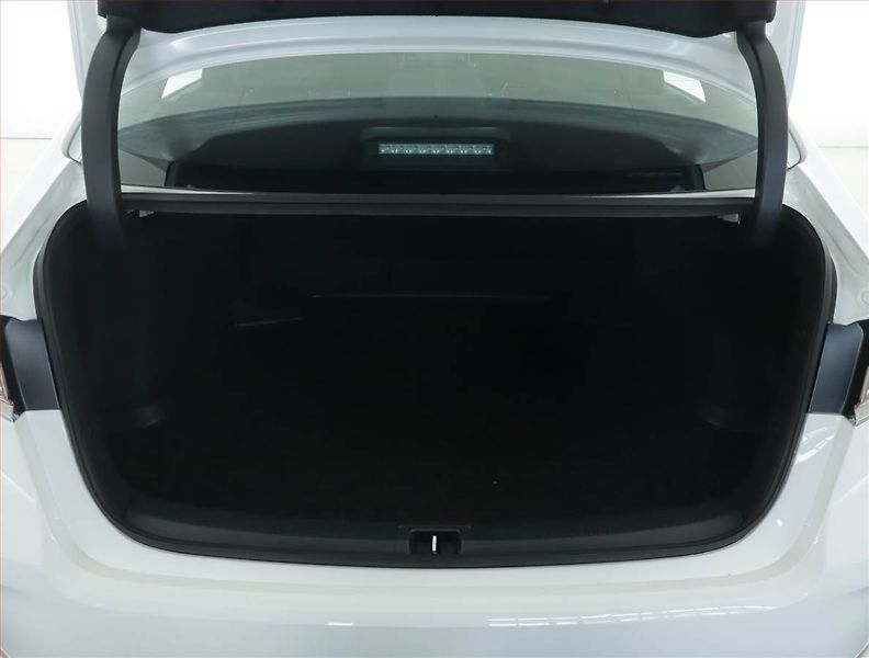 Toyota Corolla (2023) Active 1.8 Hybrid - fotka 14 z 16
