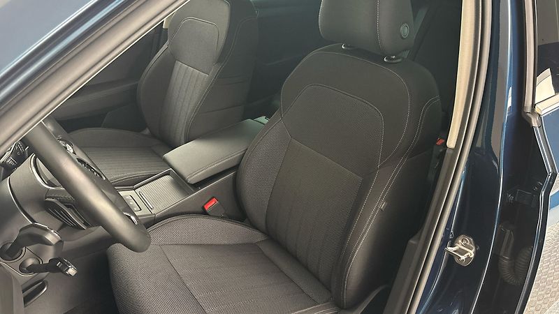 Škoda Superb 2.0 TDI DSG 4x4 Style Combi - fotka 15 z 27