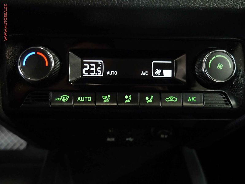 Škoda Fabia (2017) 1.0 TSI, ČR, Style, DSG - fotka 15 z 18