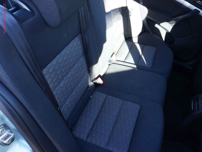 Škoda Octavia (2010) 1.6 LPG, AC, TZ, park.čidla - fotka 10 z 14