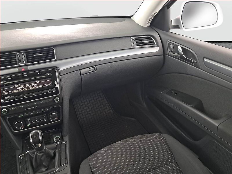 Škoda Superb (2012) 2.0 TDI, Tempomat - fotka 8 z 15