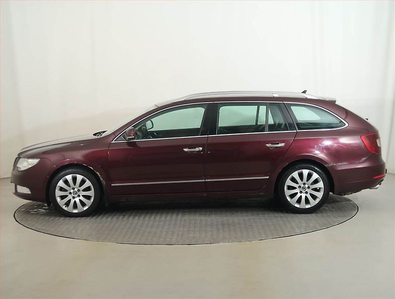Škoda Superb (2010) Elegance 2.0 TDI, Automat - fotka 3 z 18