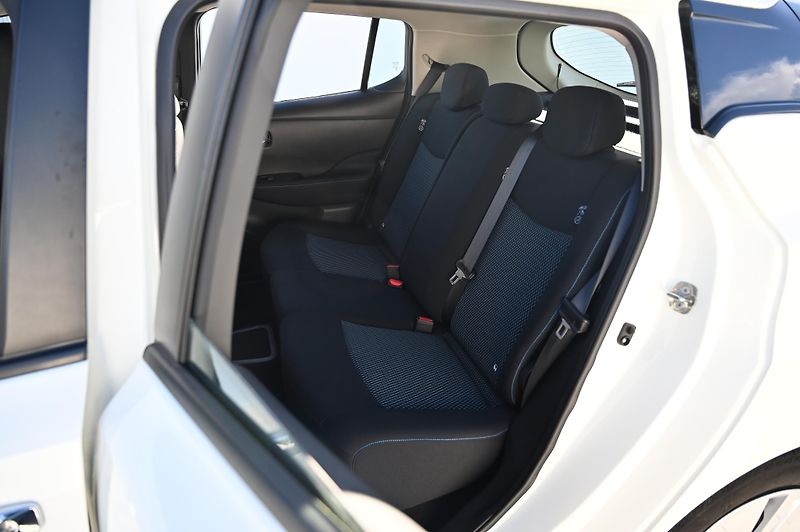 Nissan Leaf Basis 40kWH 110KW 3/2021 - fotka 31 z 34