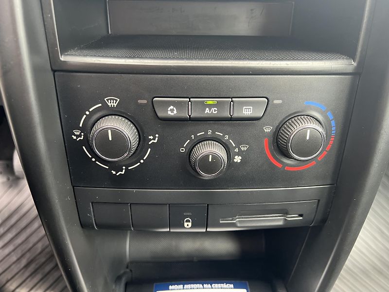 Peugeot 207 (2011) 1,4i 54kW SW - fotka 14 z 28
