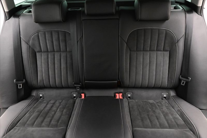 Škoda Superb 2,0 TDI 147 kW DSG 4x4 Style Z - fotka 27 z 30