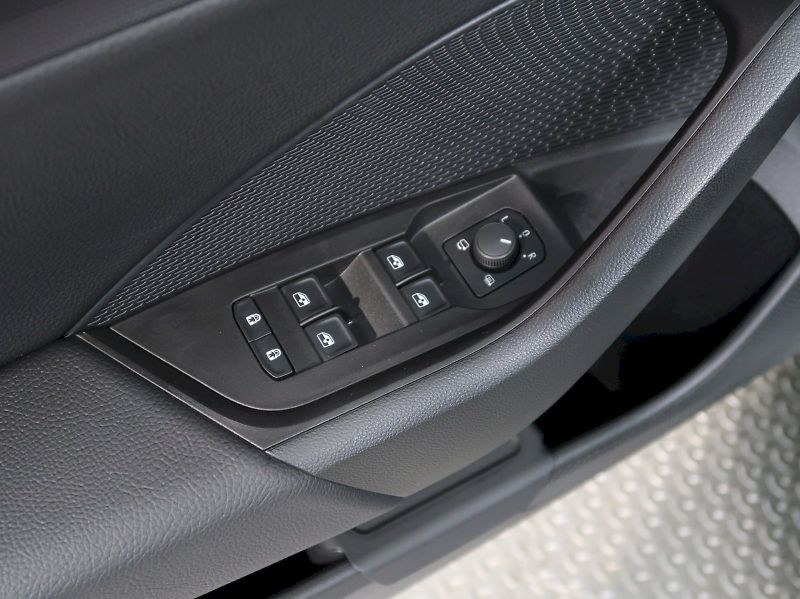 Škoda Octavia (2025) SPORTLINE 2.0TDI 110KW PANORAM - fotka 40 z 45