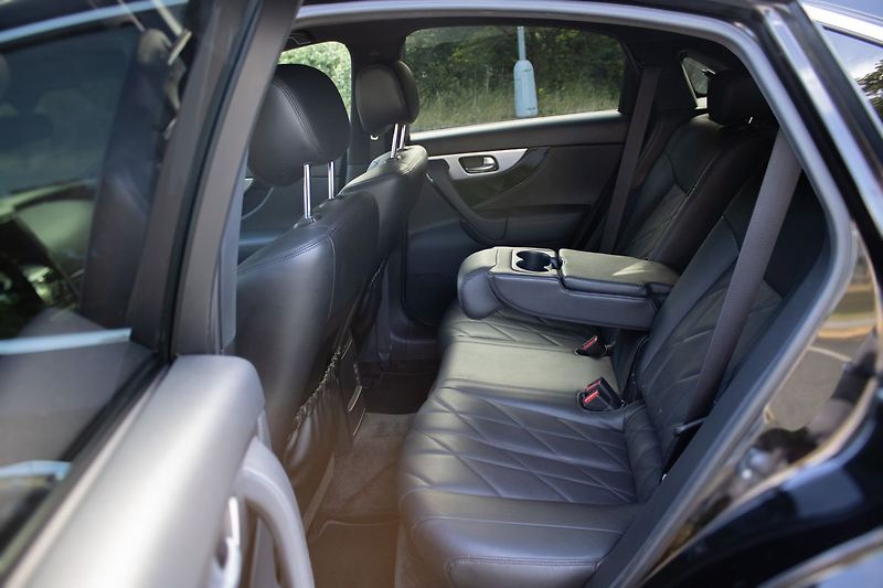 Infiniti QX70 Verze S, servisované, DVB-T - fotka 48 z 53