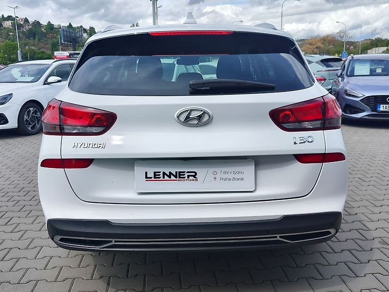 Hyundai i30 1.0 T-GDI/88kW Smart DCT - fotka 6 z 32