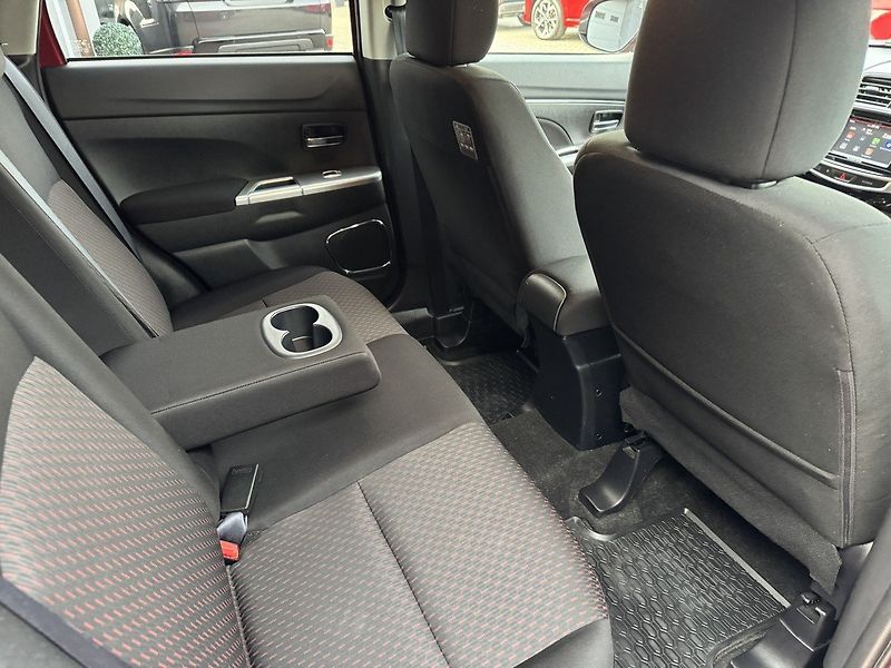 Mitsubishi ASX (2017) 1.6i Mivec  Xenony Navi Kamera - fotka 21 z 50