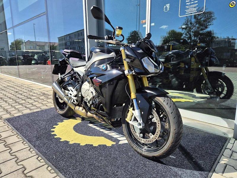 BMW S 1000 R (2016) - fotka 2 z 19