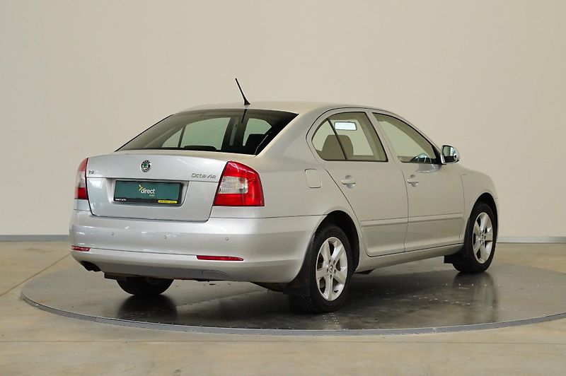 Škoda Octavia - fotka 2 z 25