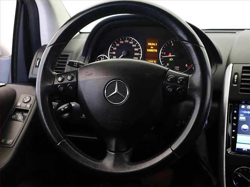 Mercedes-Benz Třídy A (2010) A 180 CDI , Automat, Tempomat - fotka 13 z 16