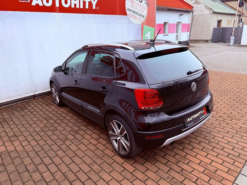 Volkswagen Polo Cross 1.2 TSi DSG, Navi - fotka 9 z 35