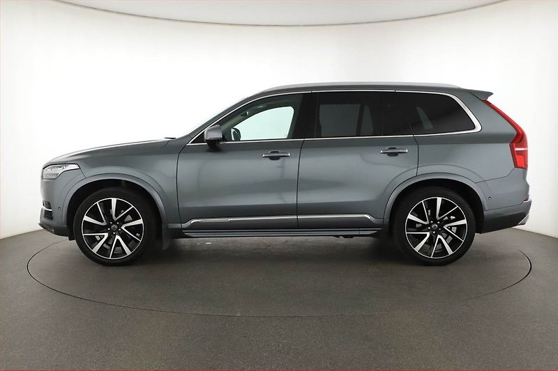Volvo XC90 (2017) D5 AWD - fotka 3 z 21