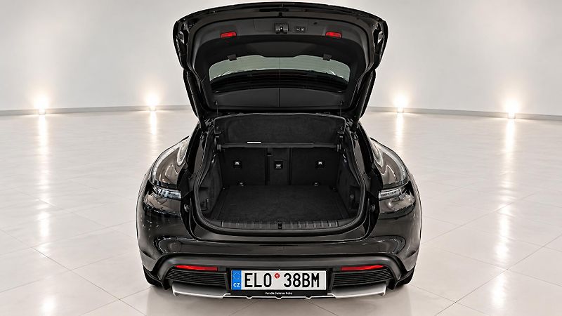 Porsche Taycan (2023) - fotka 4 z 25