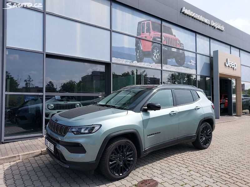 Jeep Compass (2022) 1.5 e-Hybrid aut. FWD Upland - fotka 3 z 8