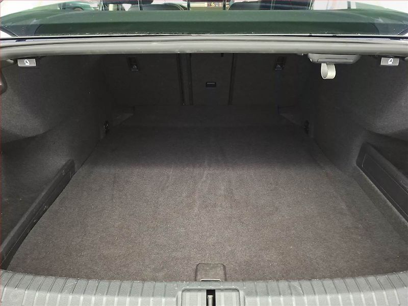 Volkswagen Passat (2018) R-Line 2.0 TDI, Kůže, Tempomat - fotka 13 z 19