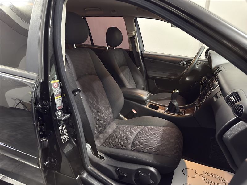Mercedes-Benz Třídy C 1,8   200 KOMPRESOR STK 10/28 - fotka 16 z 19