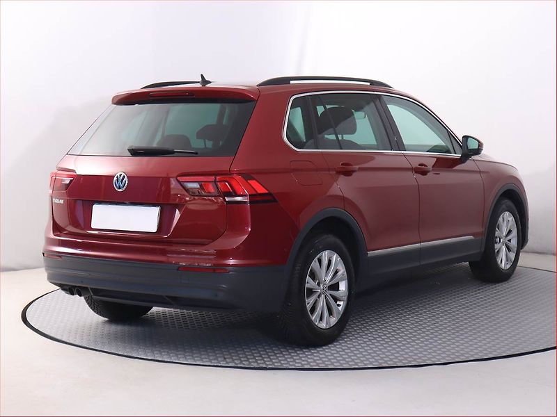 Volkswagen Tiguan (2018) 1.4 TSI, Navi, Tempomat - fotka 5 z 19