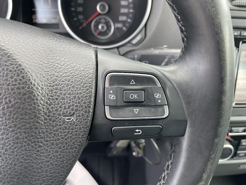 Volkswagen Golf 1.6TDi 105PS  6 HIGHLINE TOP!! - fotka 171 z 176