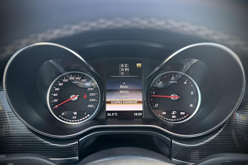 Mercedes-Benz Třídy V (2019) V 250d 4Matic Avantgarde Lang - fotka 30 z 45