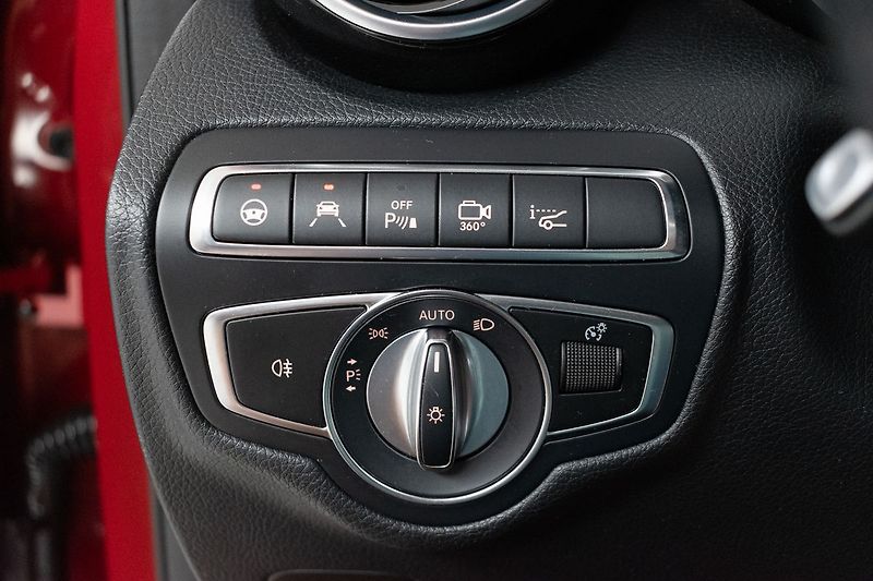 Mercedes-Benz GLC 250d 4MATIC*ACC*TAŽNÉ*DPH - fotka 19 z 44