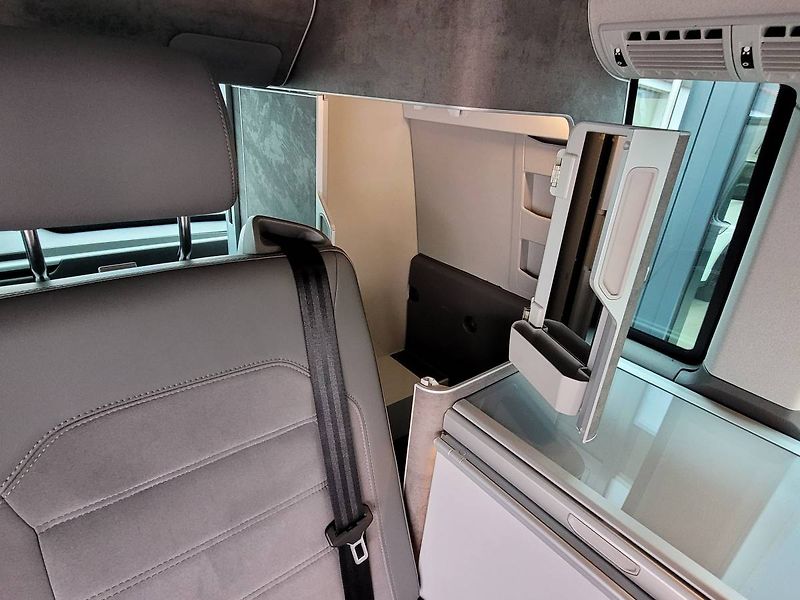 Volkswagen California (2024) 2.0 TDI DSG 4M Ocean UZÁVĚRKA - fotka 37 z 116