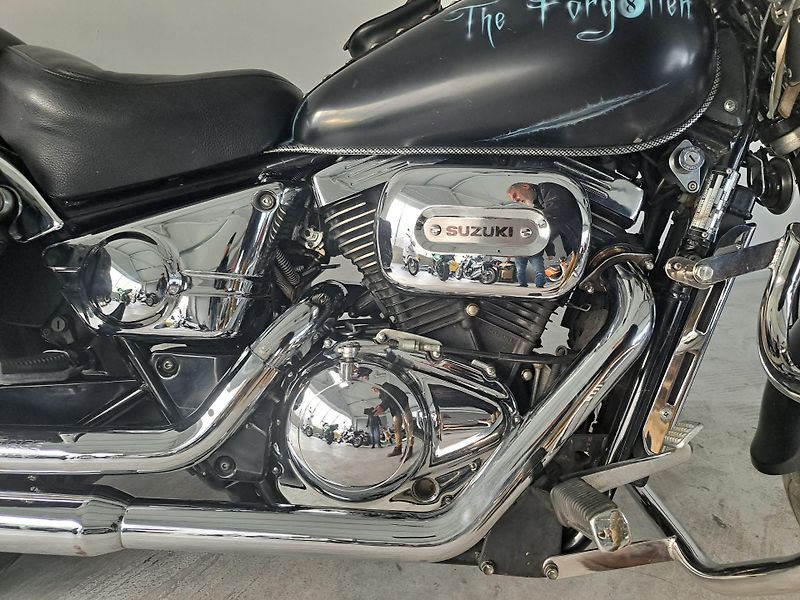 Suzuki VZ 800 Marauder - fotka 14 z 19
