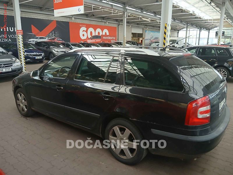 Škoda Octavia (2008) 1.9 TDi, AC, tempo, výhřev - fotka 2 z 3