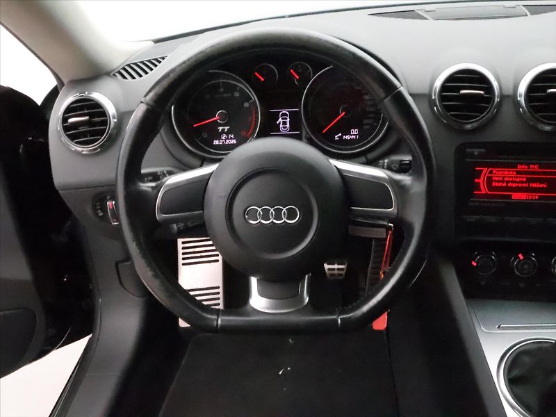 Audi TT 2,0 TFSI 147kW Kůže Xenon - fotka 18 z 33