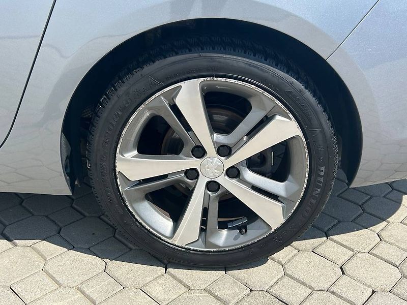 Peugeot 308 GT S&S EAT8 1.5 BlueHDi - fotka 21 z 23