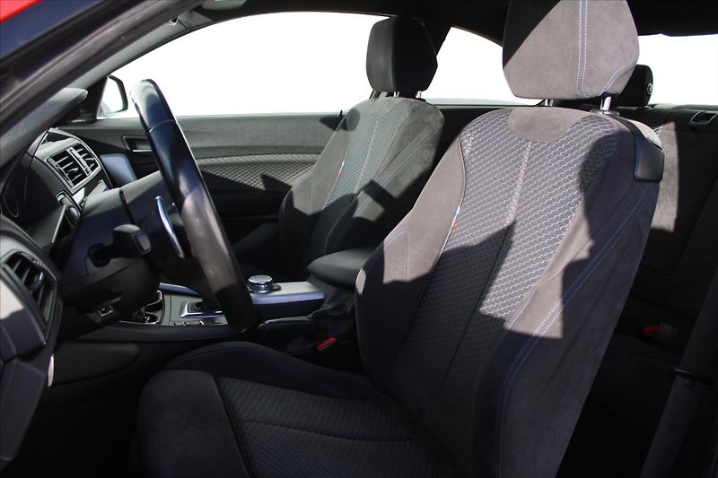 BMW Řada 2 M235i xDrive 240kW NAVI ČR - fotka 10 z 24