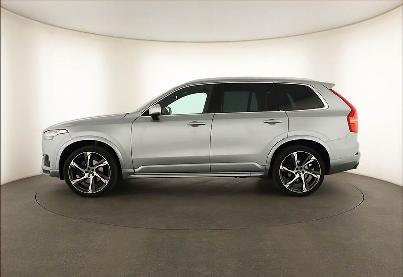 Volvo XC90 (2018) R-Design D5 AWD Polestar - fotka 3 z 18