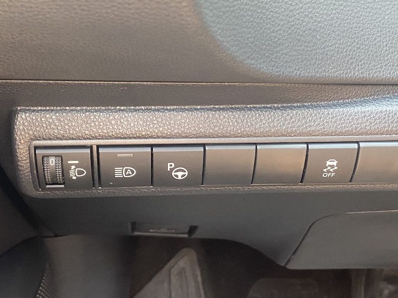 Toyota Corolla 2.0HSD, ČR-1m, ComTech, DPH - fotka 26 z 29