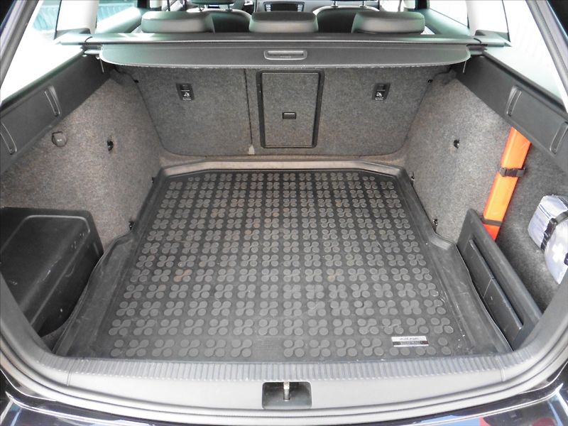 Škoda Octavia 2,0 TDi III Combi Style - fotka 7 z 13