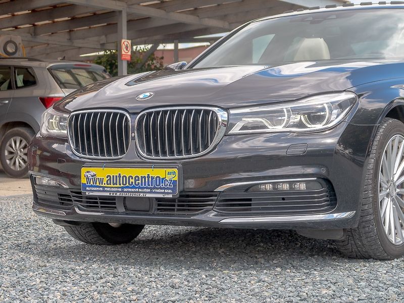 BMW Řada 7 (2018) ČR 740D 235KW 4x4 - fotka 10 z 60
