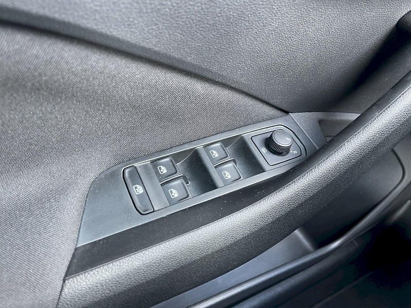 Škoda Kamiq (2023) 1.0 TSI 81 kW Fresh Ambition P - fotka 21 z 32