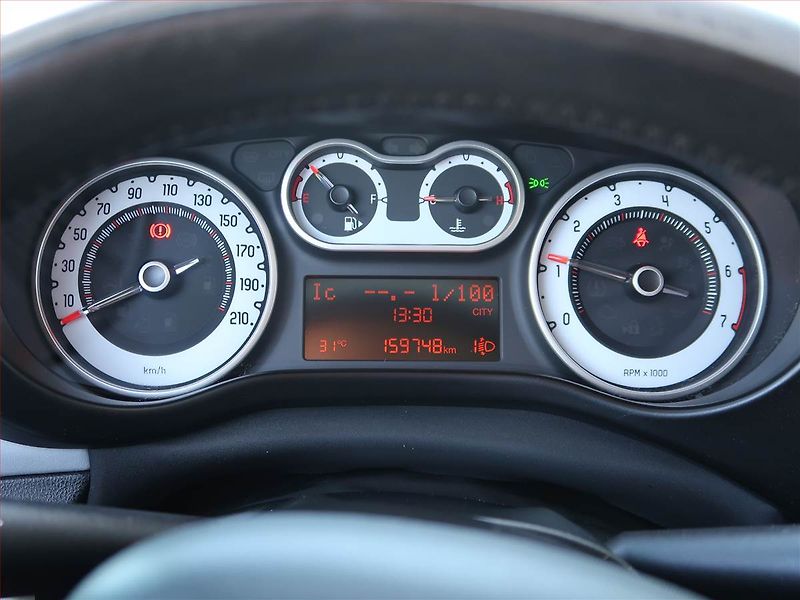 Fiat 500L (2013) 0.9 TwinAir, Tempomat - fotka 11 z 17