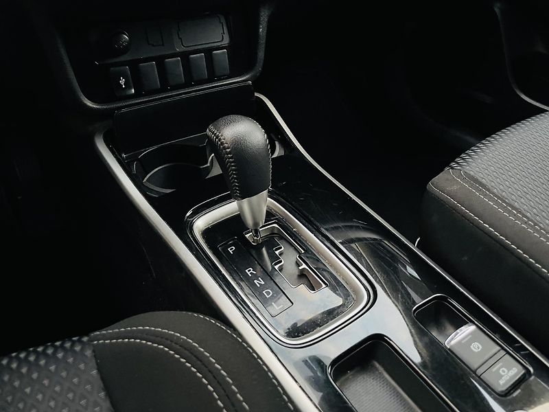 Mitsubishi Outlander 2.0i AUTOMAT 1.MAJITEL KAMERA  - fotka 34 z 43
