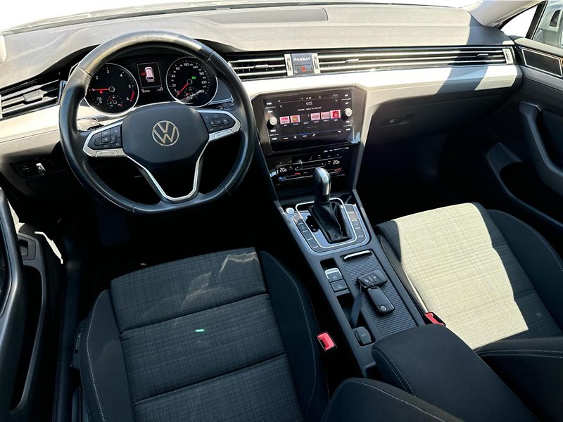 Volkswagen Passat 2.0TDi DSG 110kW Business Prem - fotka 10 z 22