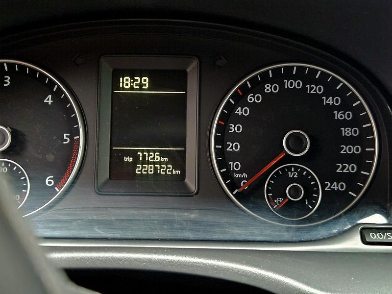 Volkswagen Caddy (2012) CADDY MAXI 7 MÍST  TAŽNÉ  STK - fotka 12 z 23