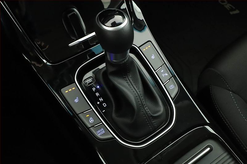 Hyundai i30 (2025) Style 1.0 T-GDI - fotka 12 z 20