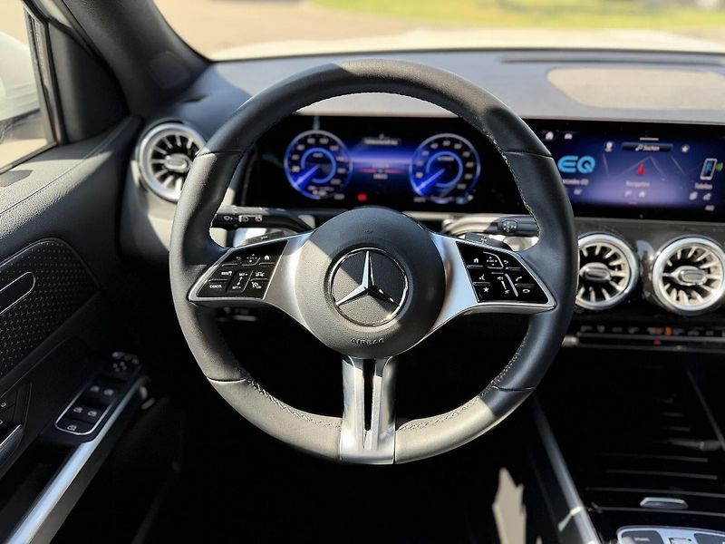 Mercedes-Benz EQB 300 4M Progressive - fotka 9 z 11