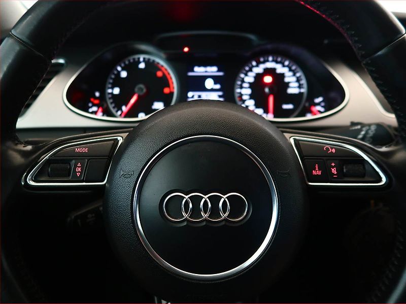 Audi A4 (2012) Ambition 2.0 TDI, Serv.kniha - fotka 15 z 16