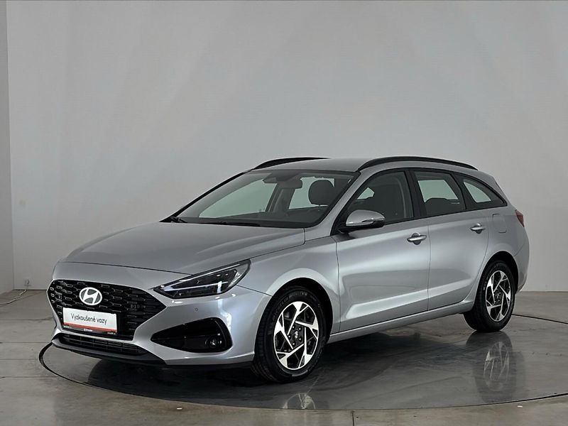 Hyundai i30 Smart DCT - fotka 1 z 26
