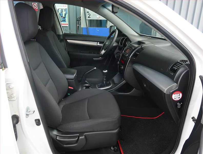 Kia Sorento (2011) 2.2 CRDi, 4X4, Serv.kniha - fotka 9 z 18